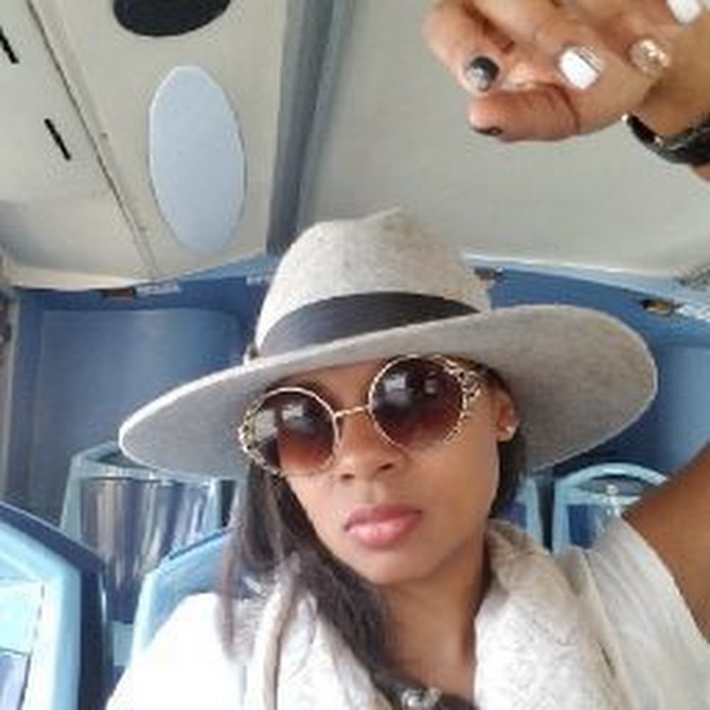 Meet your Posher, Akilah